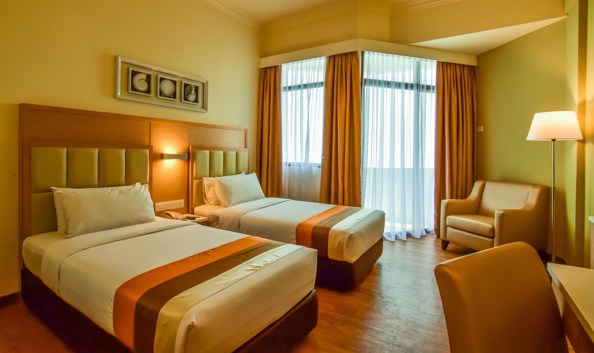 Hotel Sentral Seaview @ ​Beachfront Tanjung Bungah  Exterior photo