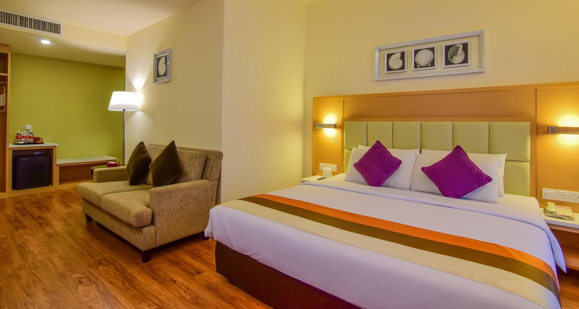 Hotel Sentral Seaview @ ​Beachfront Tanjung Bungah  Exterior photo