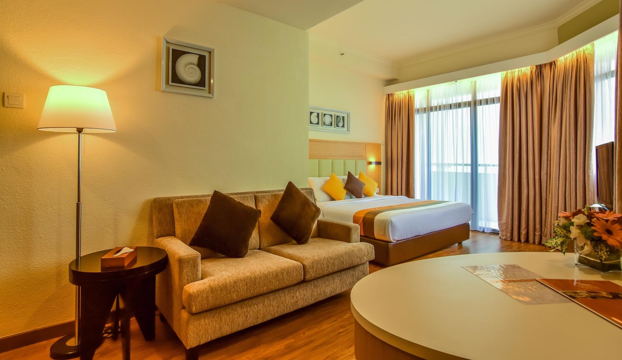 Hotel Sentral Seaview @ ​Beachfront Tanjung Bungah  Exterior photo