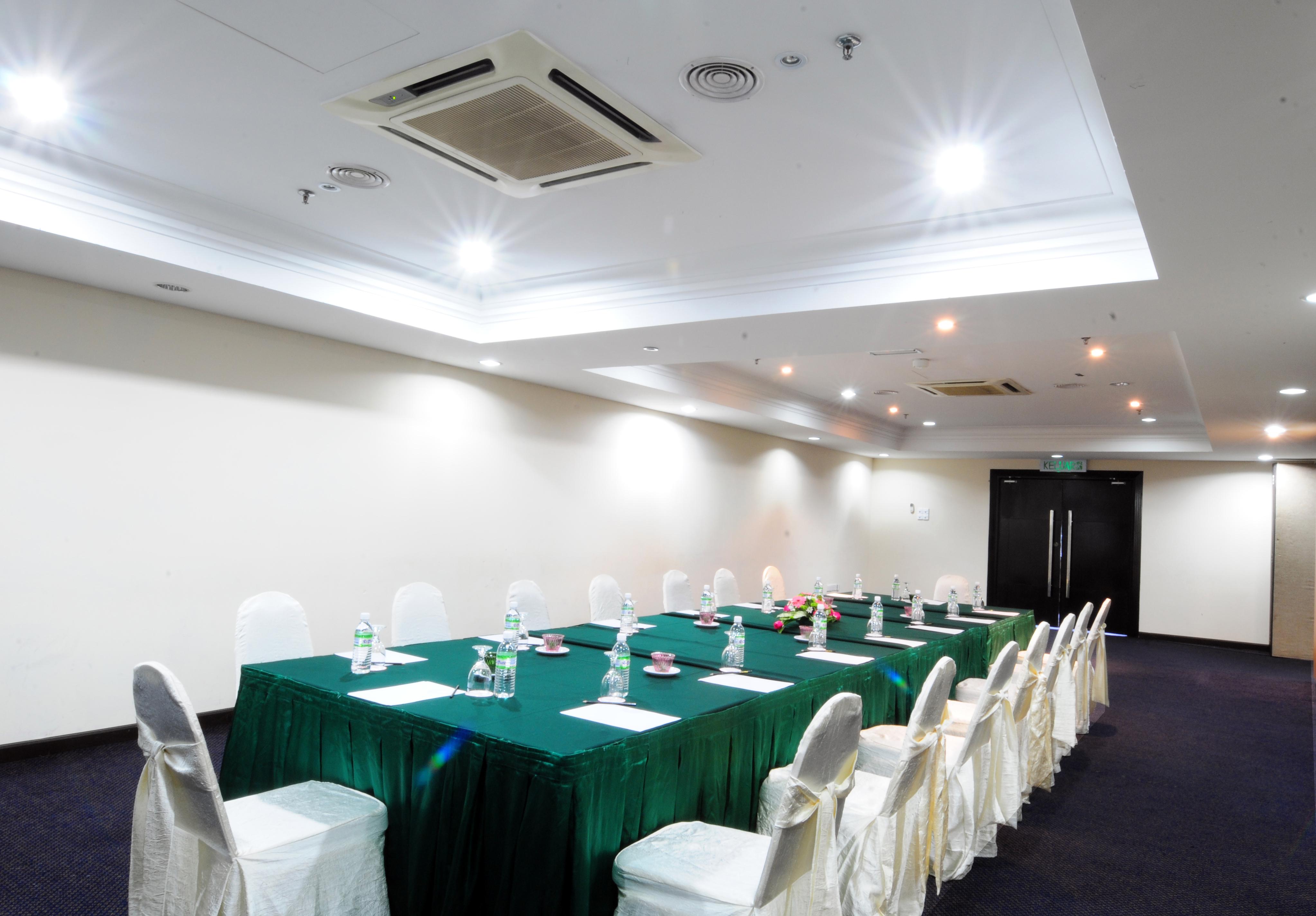 Hotel Sentral Seaview @ ​Beachfront Tanjung Bungah  Exterior photo