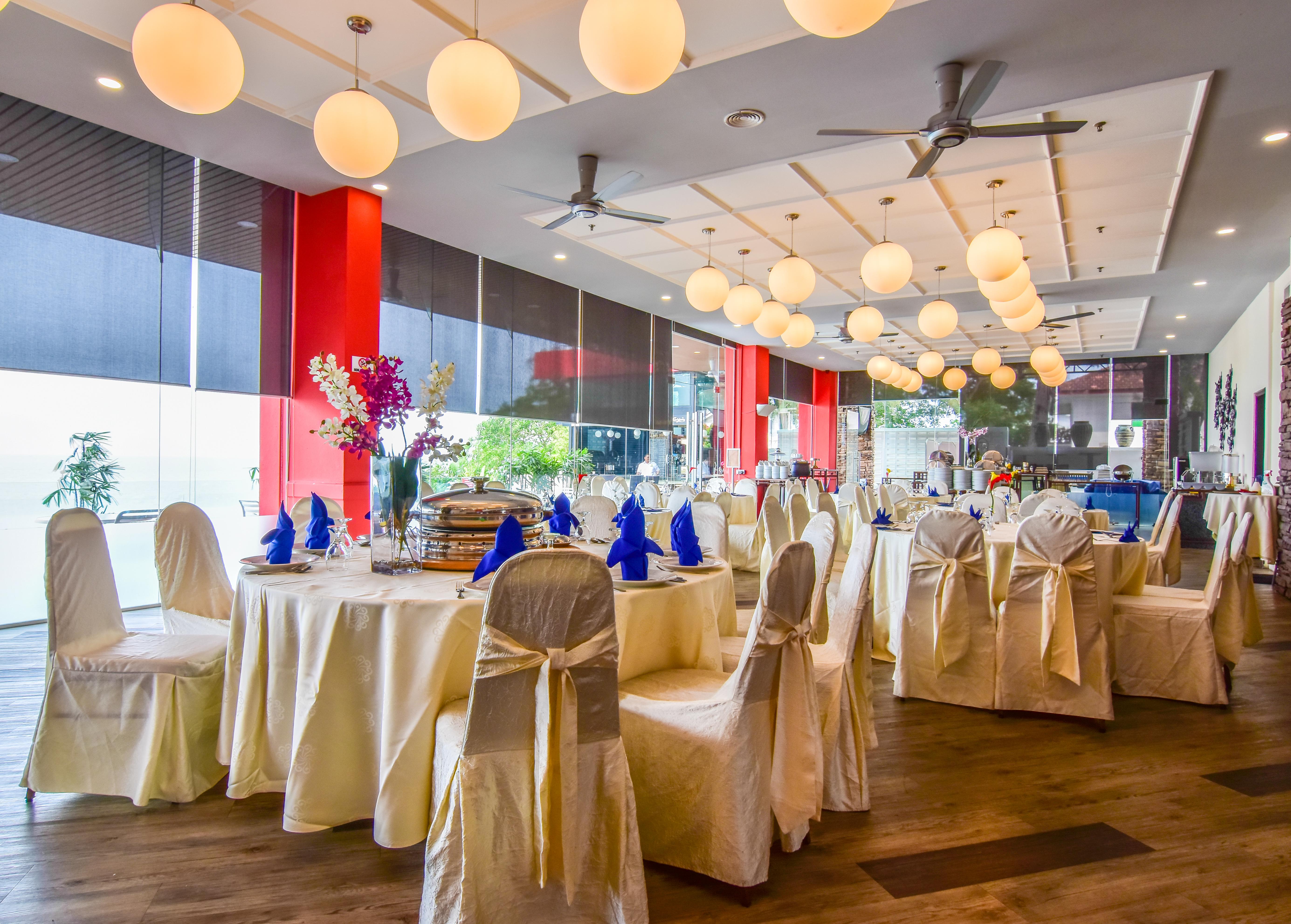 Hotel Sentral Seaview @ ​Beachfront Tanjung Bungah  Exterior photo