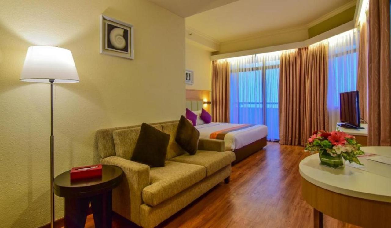 Hotel Sentral Seaview @ ​Beachfront Tanjung Bungah  Exterior photo