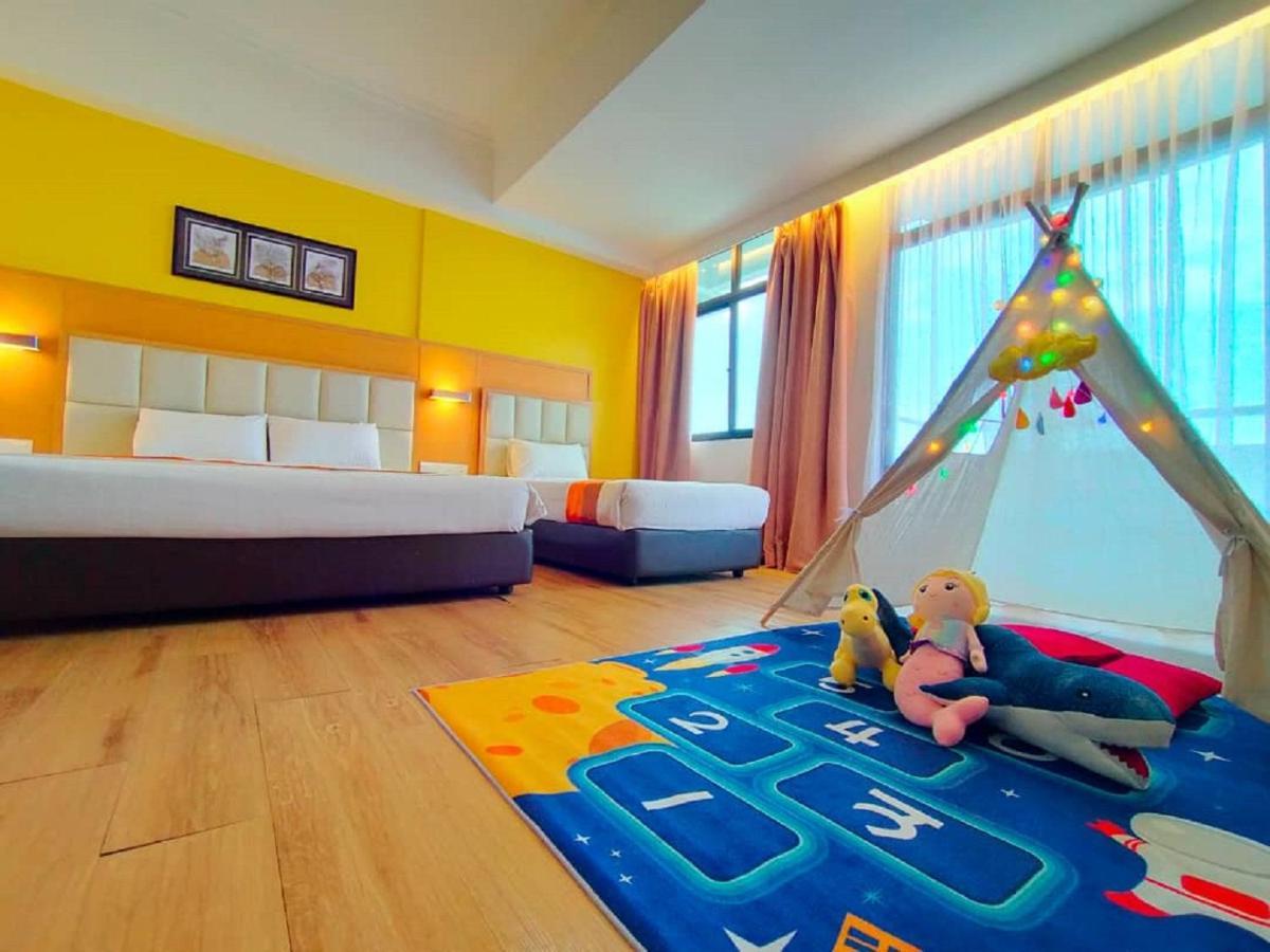 Hotel Sentral Seaview @ ​Beachfront Tanjung Bungah  Exterior photo
