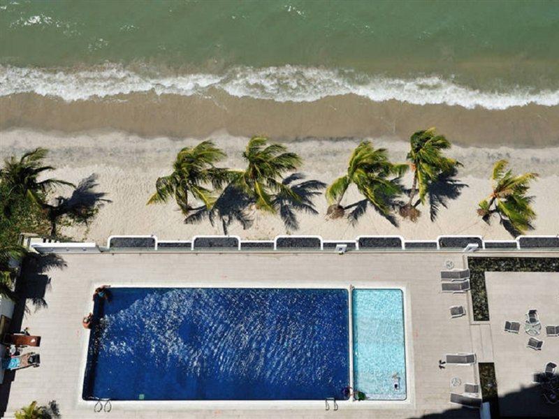 Hotel Sentral Seaview @ ​Beachfront Tanjung Bungah  Exterior photo