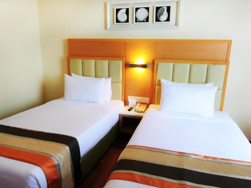 Hotel Sentral Seaview @ ​Beachfront Tanjung Bungah  Exterior photo