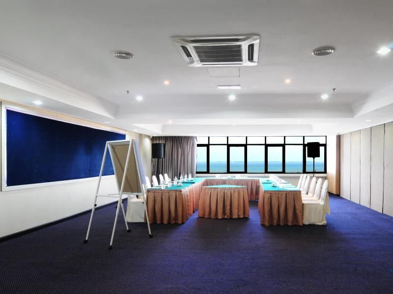 Hotel Sentral Seaview @ ​Beachfront Tanjung Bungah  Exterior photo