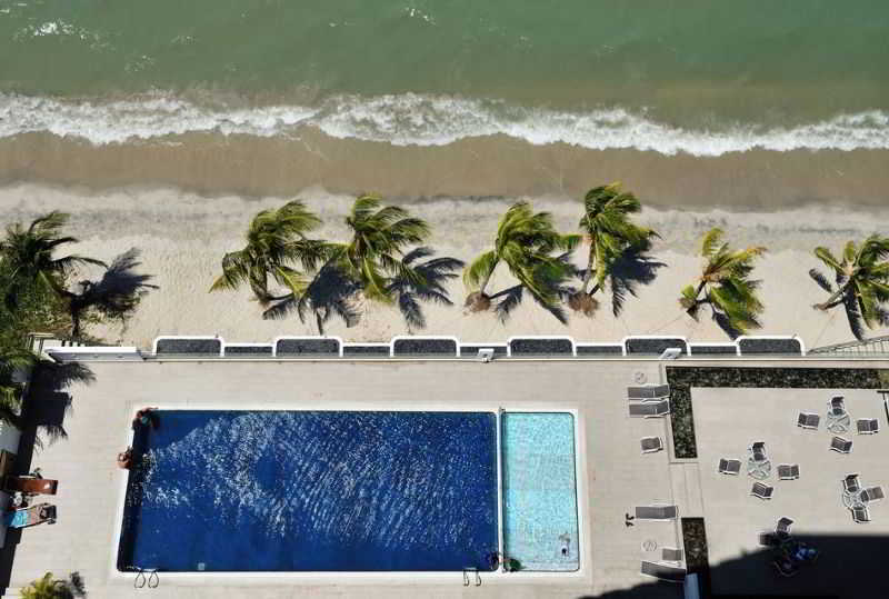 Hotel Sentral Seaview @ ​Beachfront Tanjung Bungah  Exterior photo